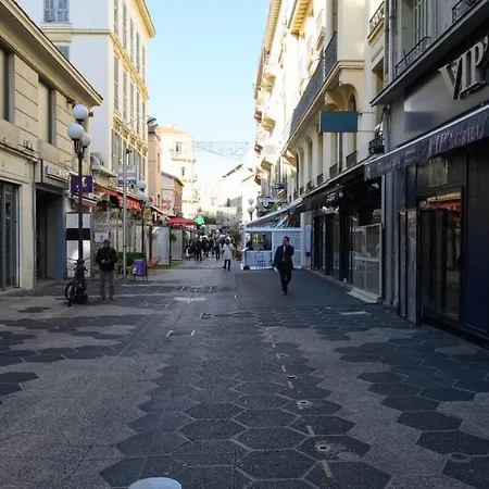 Apartament Maccarani *
