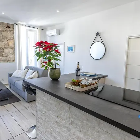 Apartament Maccarani *