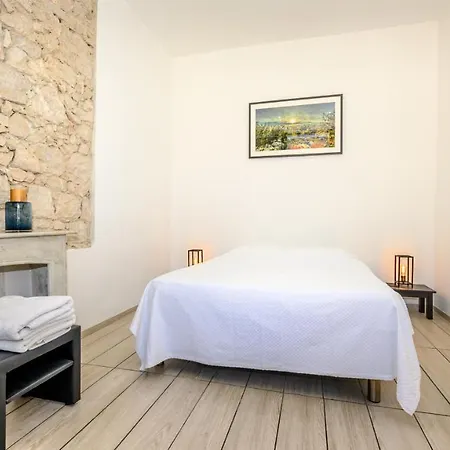 Maccarani Apartment *